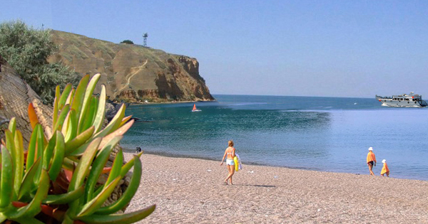 Песчаный берег Крыма для отдыха