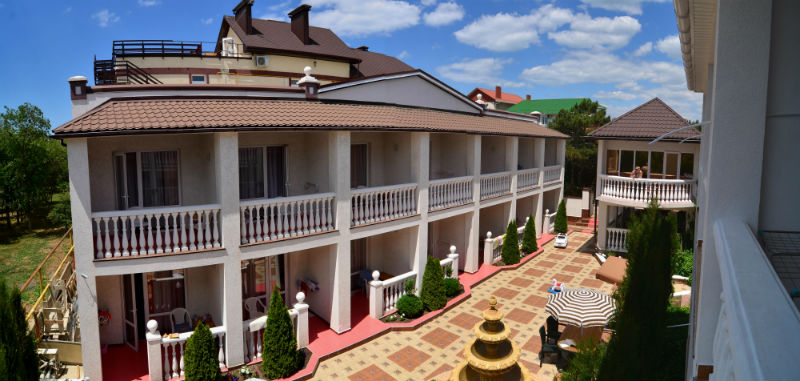 Недорогой отдых в Крыму у моря в гостинице Кипарис